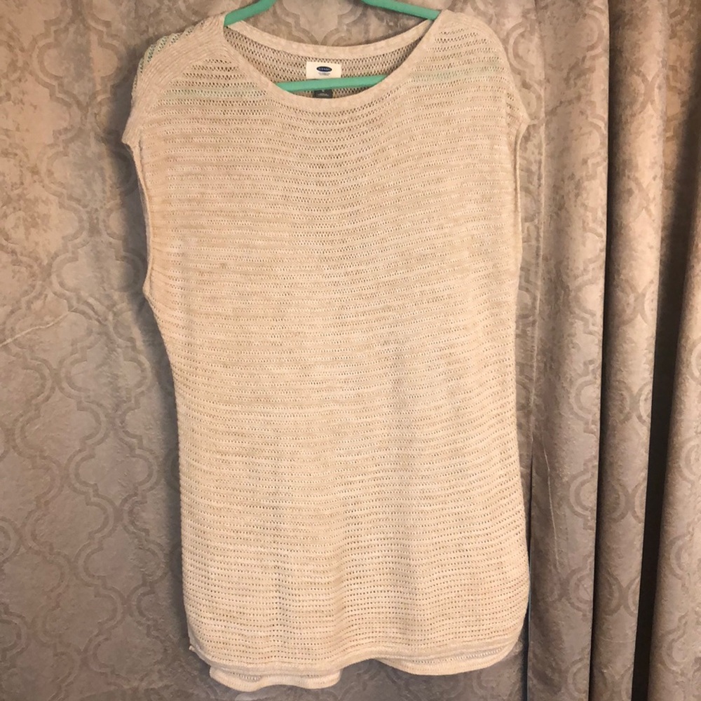 Knit sleeveless top.